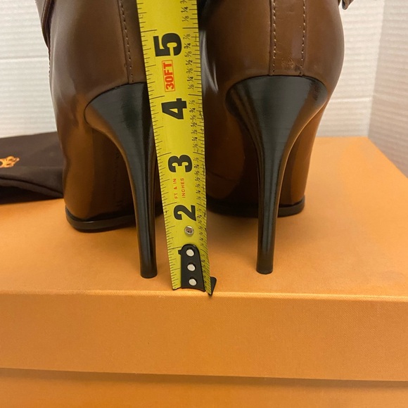 TODS New in Box Stiviletto Leather Heeled Boots - Picture 8 of 9